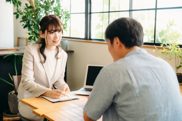 女性営業